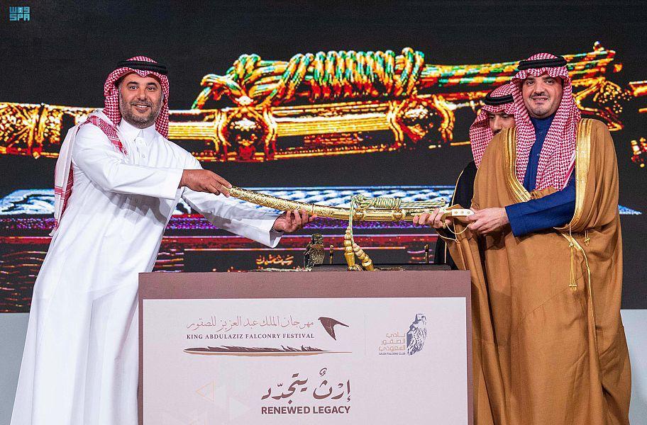 سمو الأمير عبد العزيز بن سعود يرعى الحفل الختامي لمهرجان الملك عبد العزيز للصقور في نسخته الخامسة